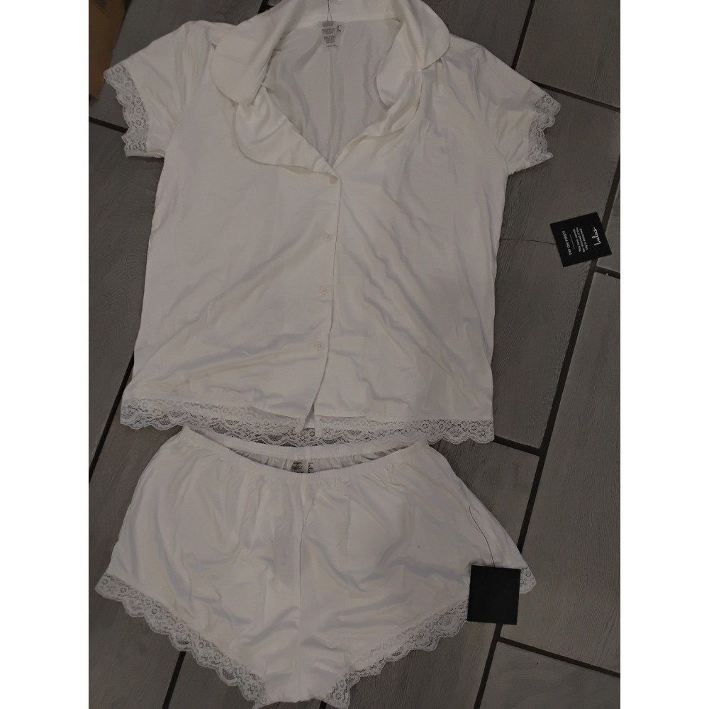 Lulus Sweetest Dreams White Lace Pajama Set Short Sleeve Button Up Shorts S NEW